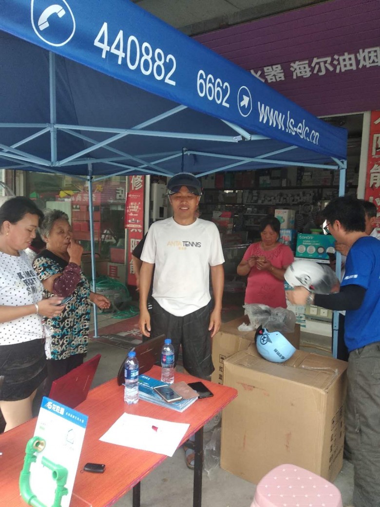 龍勝管海安運營中心助力“一盔一帶”，贈千頂安全盔以踐行社會責任